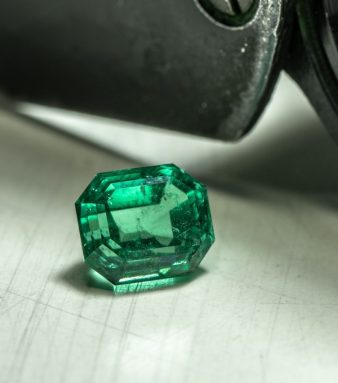 Emerald Green Stone in pakistan