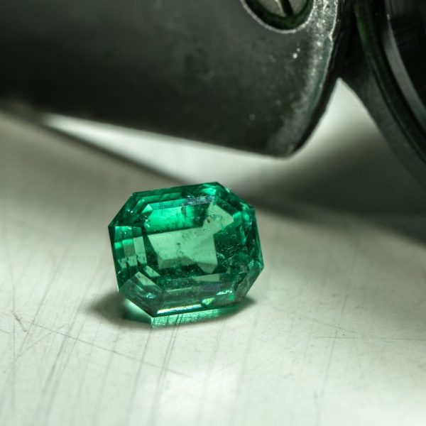 Emerald Green Stone in pakistan